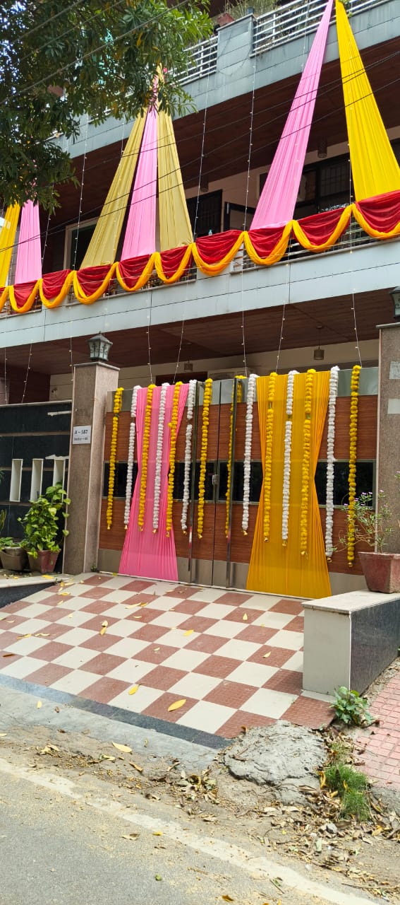 Elegant Main Gate Draping Decoration