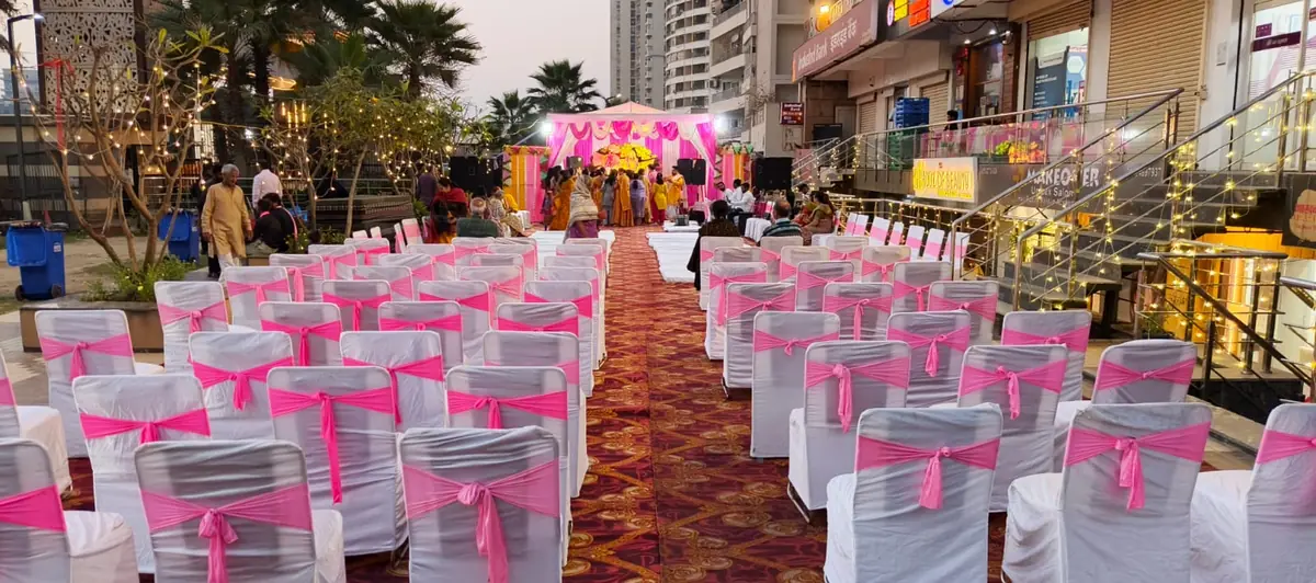 Theme Decor & Puppet Show